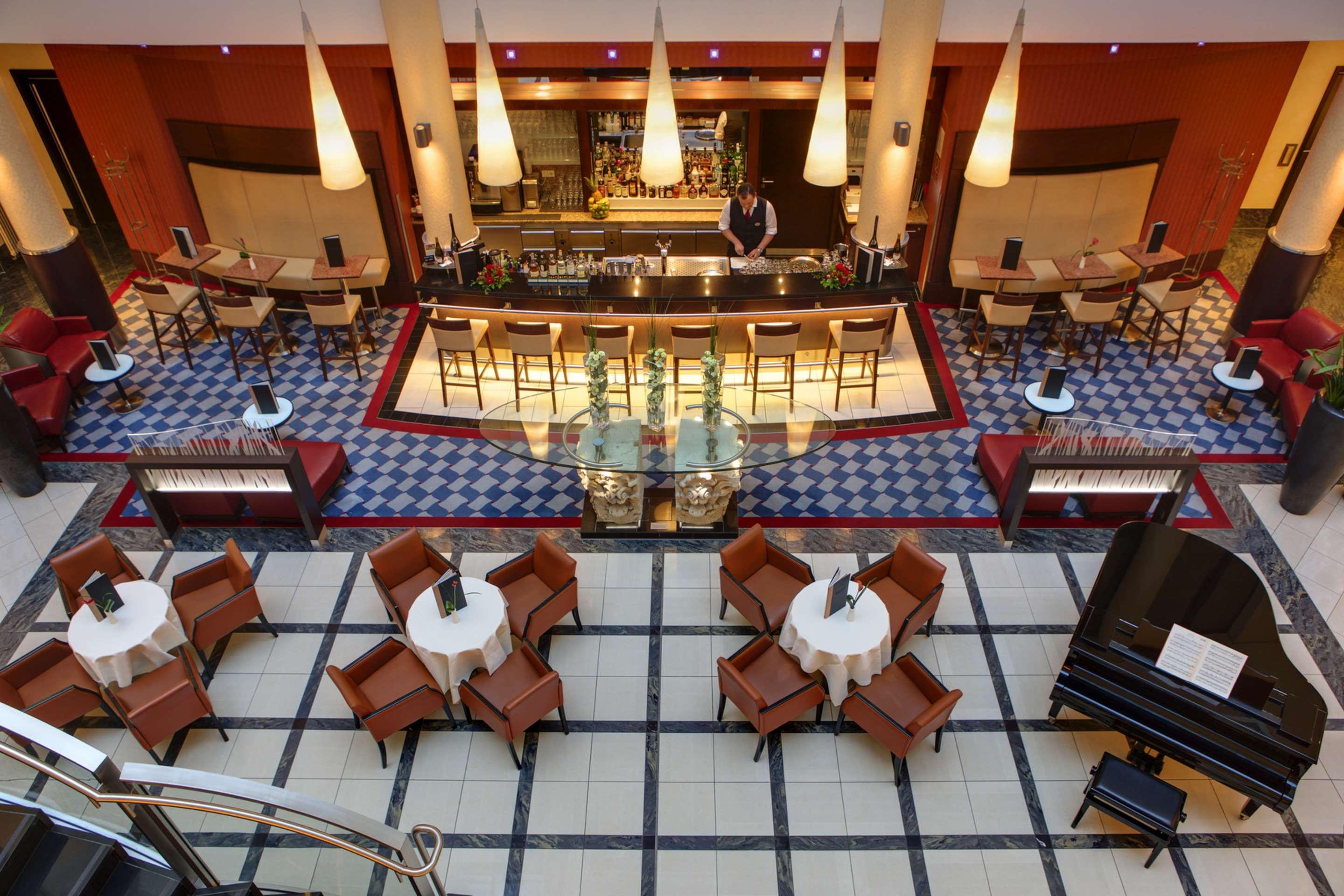 Steigenberger Hotel De Saxe Dresden Exterior photo The lobby bar
