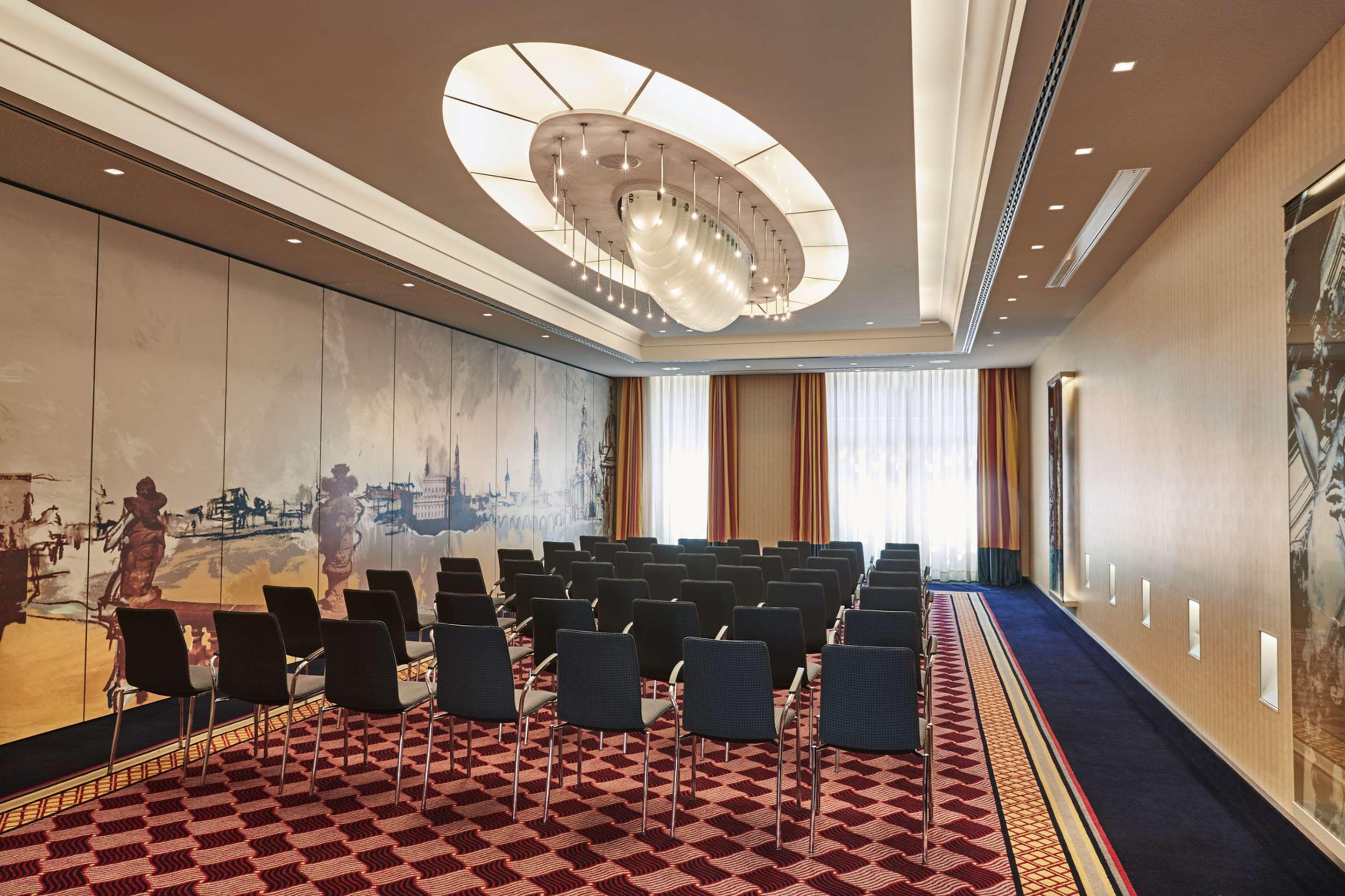Steigenberger Hotel De Saxe Dresden Exterior photo Meeting room