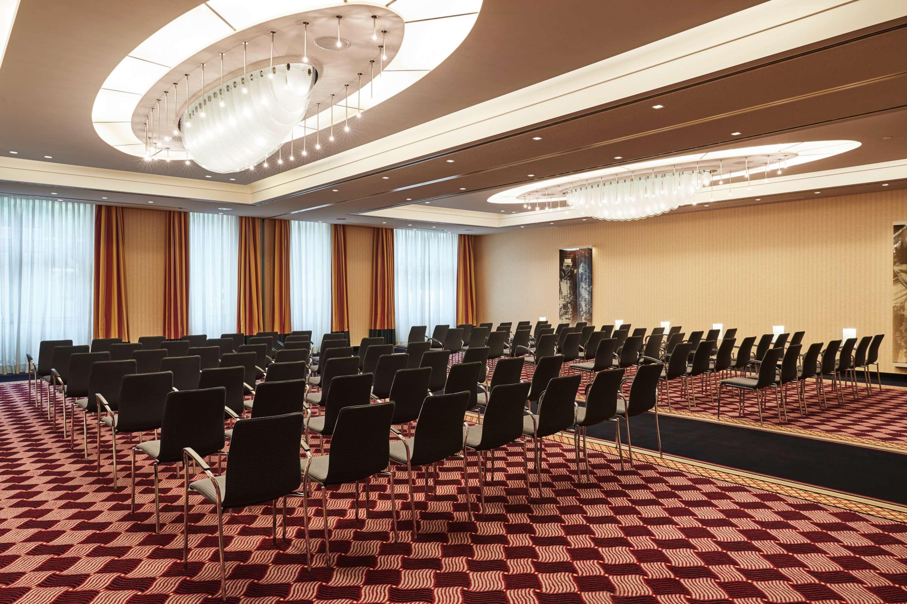 Steigenberger Hotel De Saxe Dresden Exterior photo The ballroom