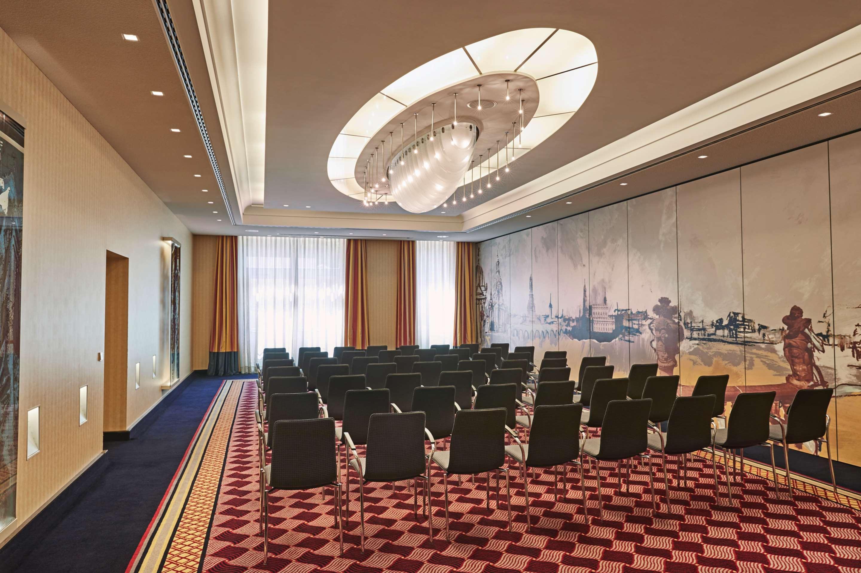 Steigenberger Hotel De Saxe Dresden Exterior photo Meeting room