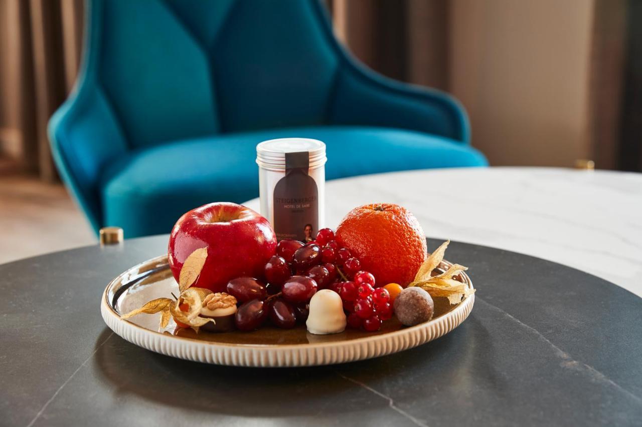 Steigenberger Hotel De Saxe Dresden Exterior photo Fruit platter